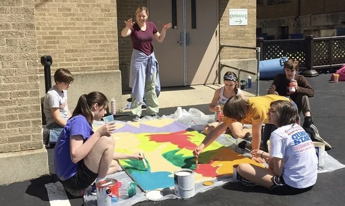Elementary students learning together