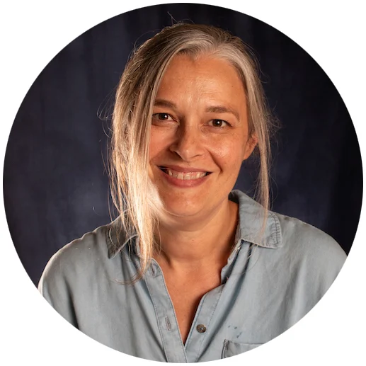 Portrait of Holly Hernandez